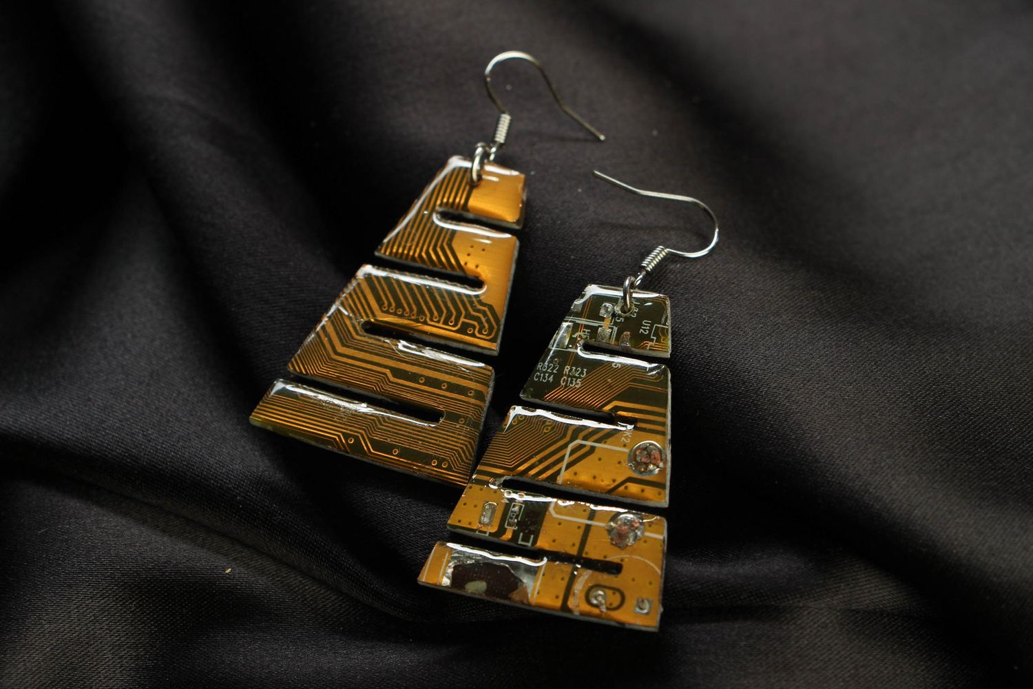 Long steampunk earrings with micro schemes photo 1