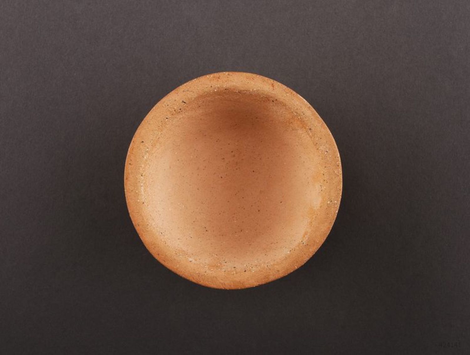 Tigela de cerâmica com estuque foto 4