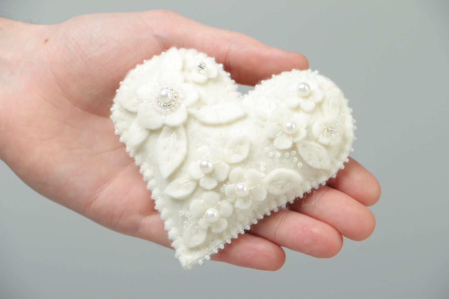 Jouet décoratif en tissu fait main Coeur blanc photo 3