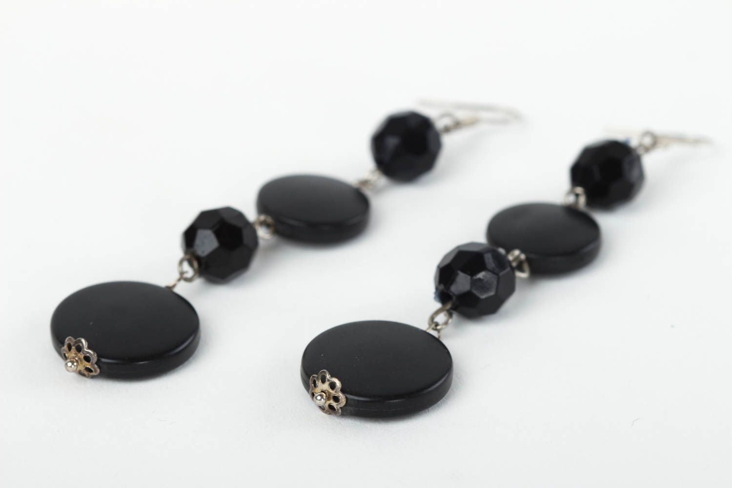 Серьги ручной работы черные модные серьги с бусинами длинные сережки элегантные фото 3