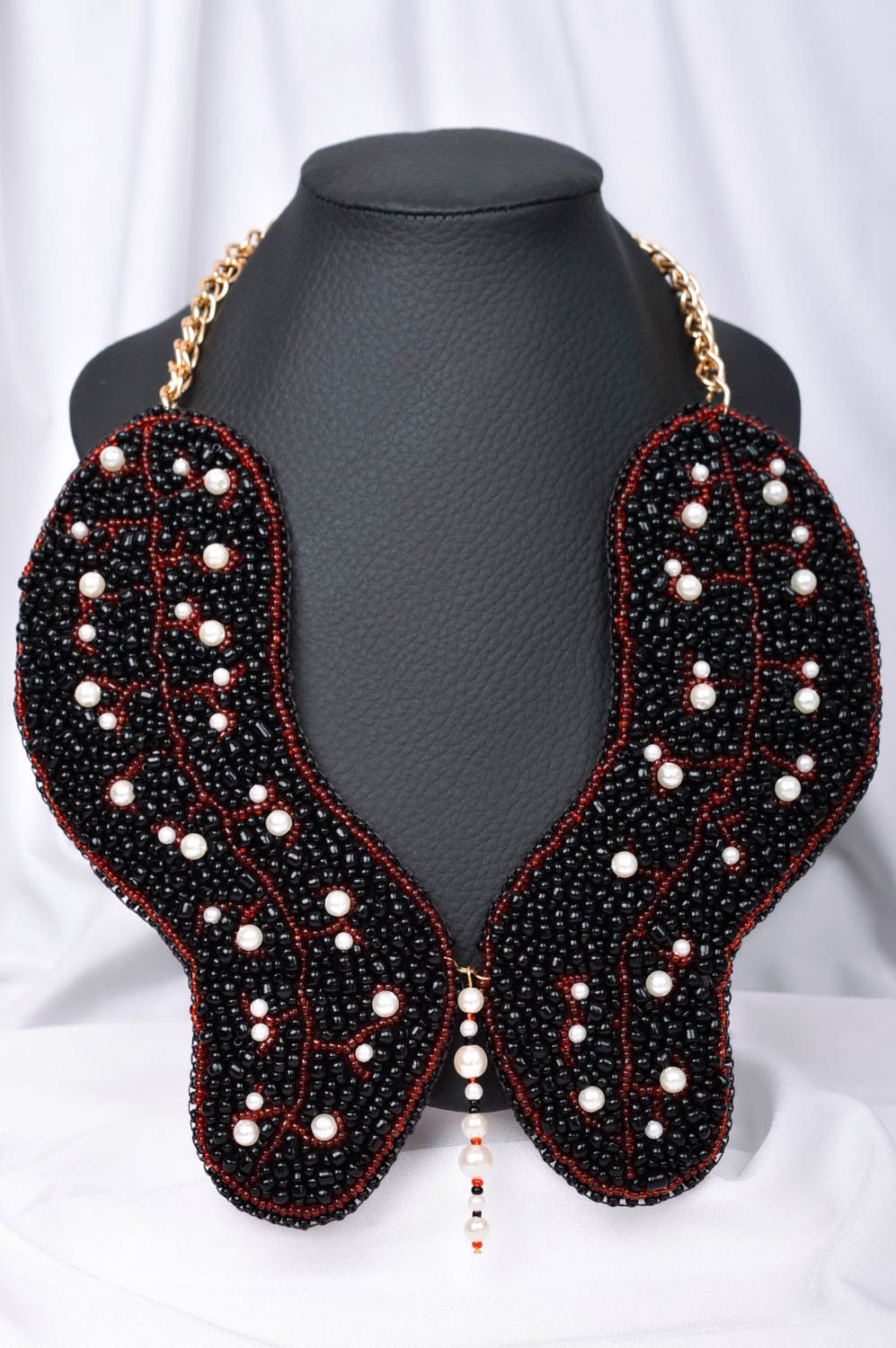 Collier noir Bijou fait main brodé de perles de rocaille Cadeau pour femme photo 2