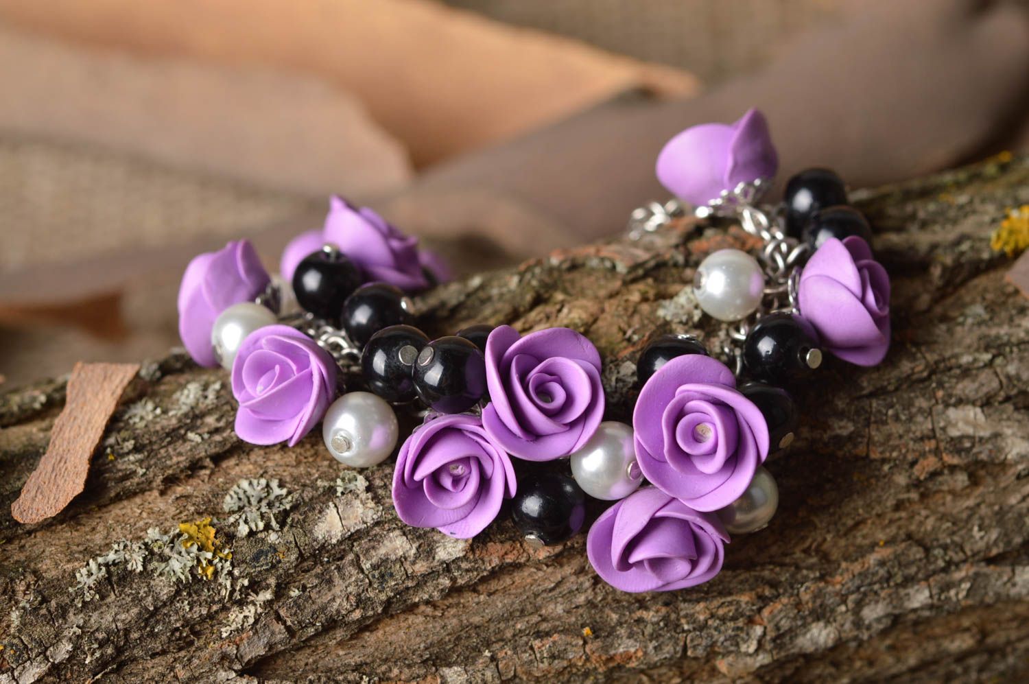 Bracelet fleurs Bijoux fait main lilas en pâte polymère Accessoire femme photo 1