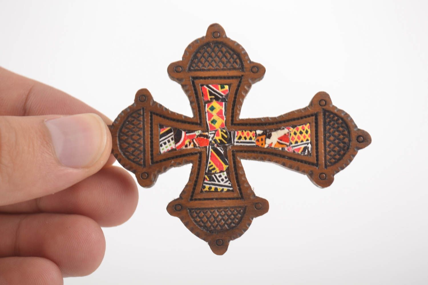 Крест ручной работы нательный крестик из груши оригинальный крестик со скорлупой фото 3