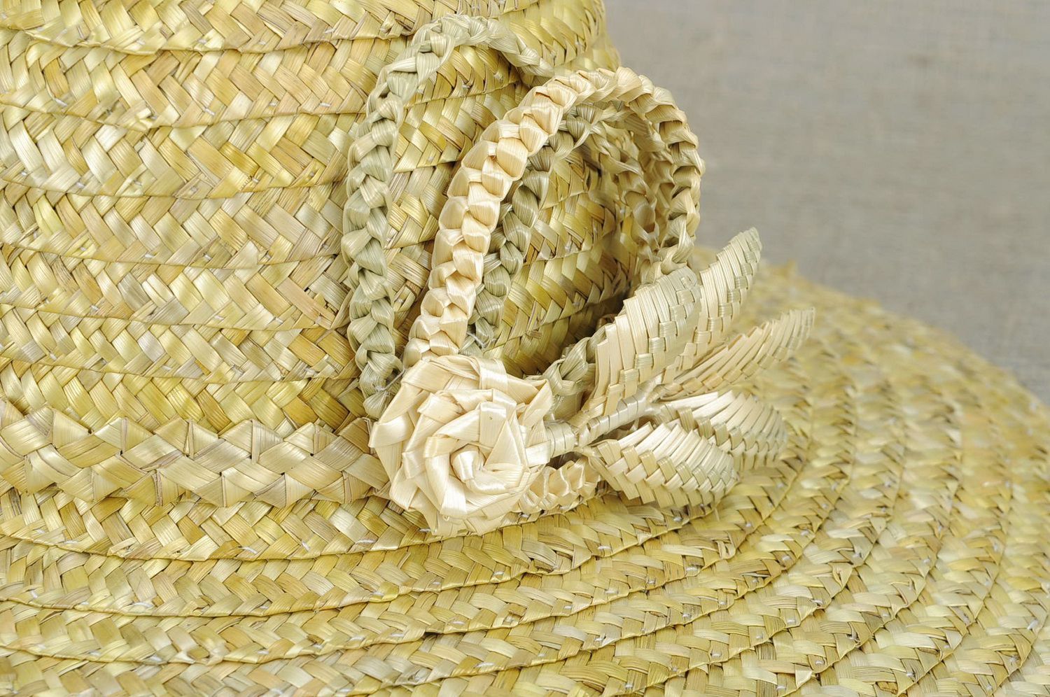 Соломенная женская шляпа с розой фото 2