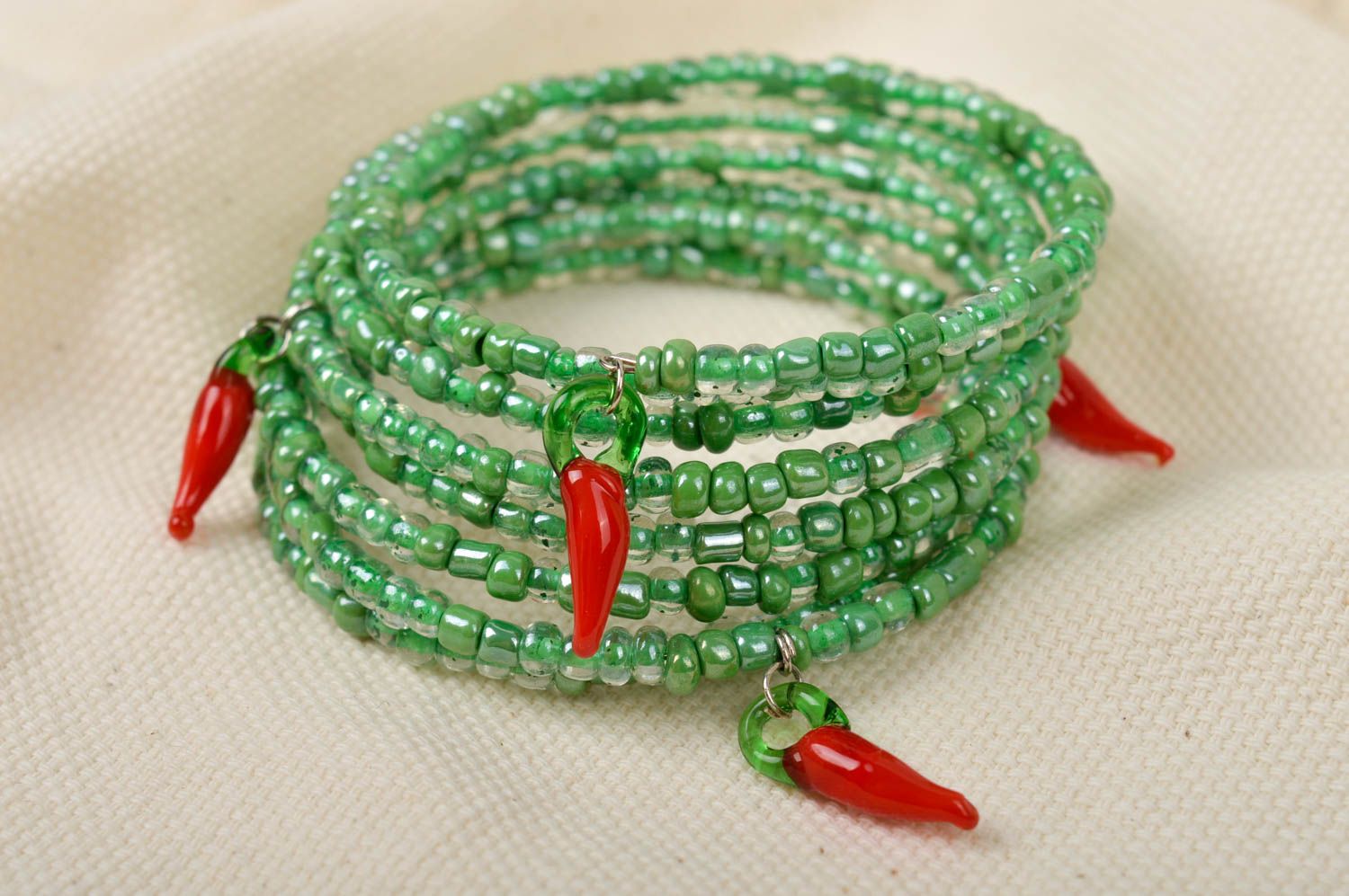 Bracelet spirale Bijou fait main vert en perles de rocaille Cadeau femme photo 1
