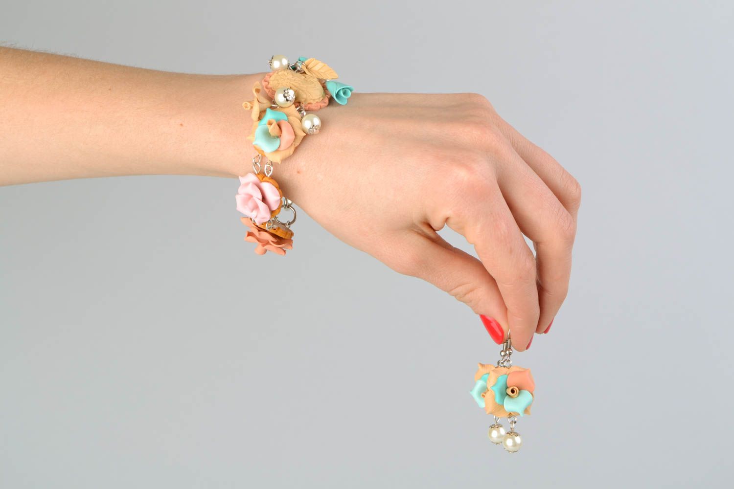 Handmade plastic jewelry set of bracelet and earrings Beige Roses photo 2