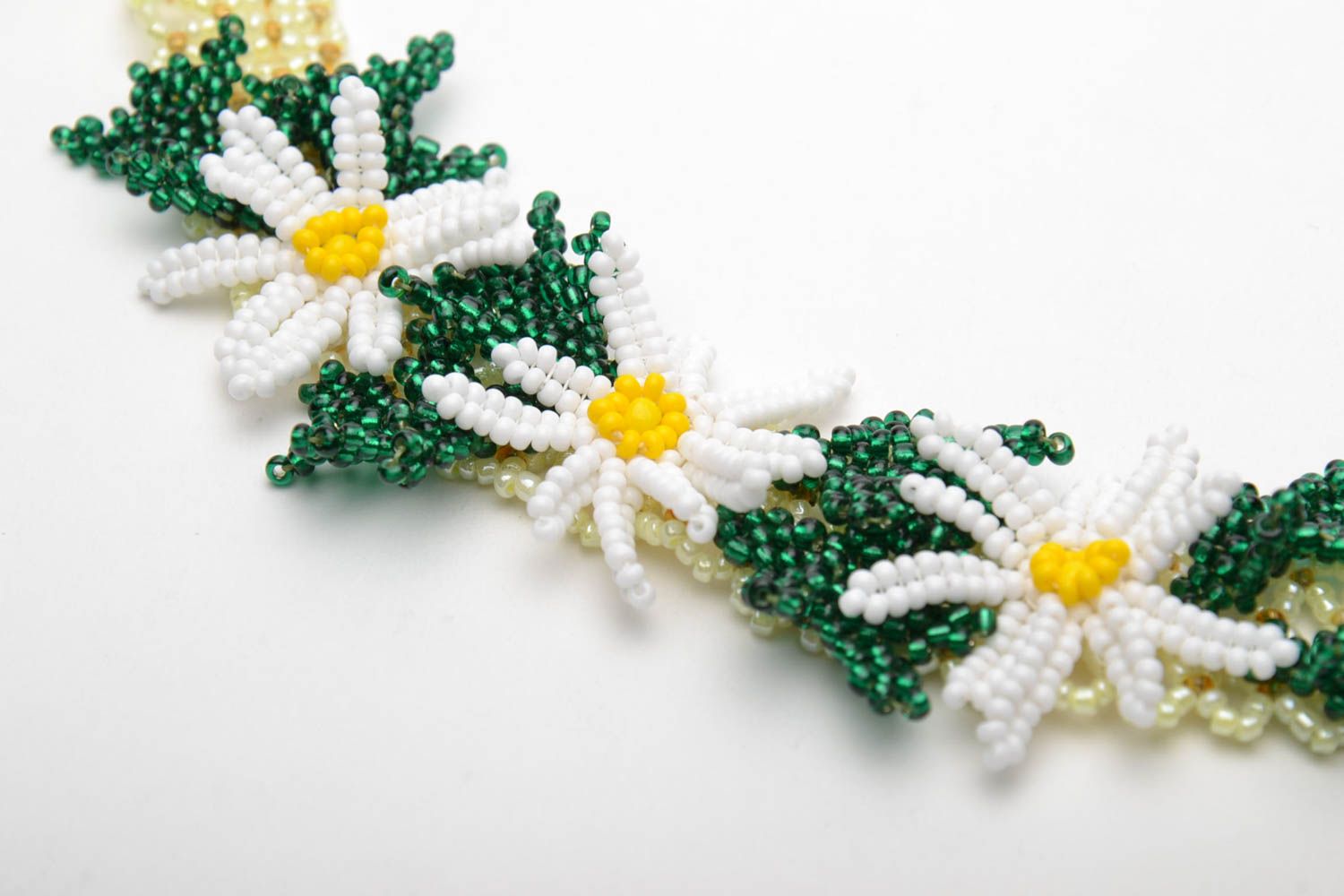 Collier en perles de verre tchèque avec fleurs  photo 4