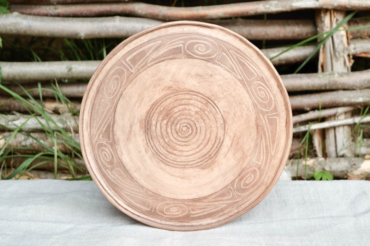 Поднос ручной работы керамическая посуда подставка на кухню круглая из глины фото 1