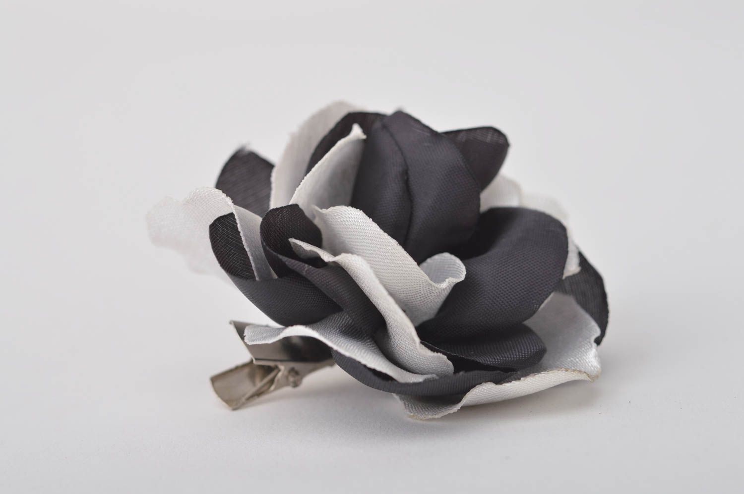 Украшение ручной работы заколка с цветком аксессуар для волос черно-белый фото 3
