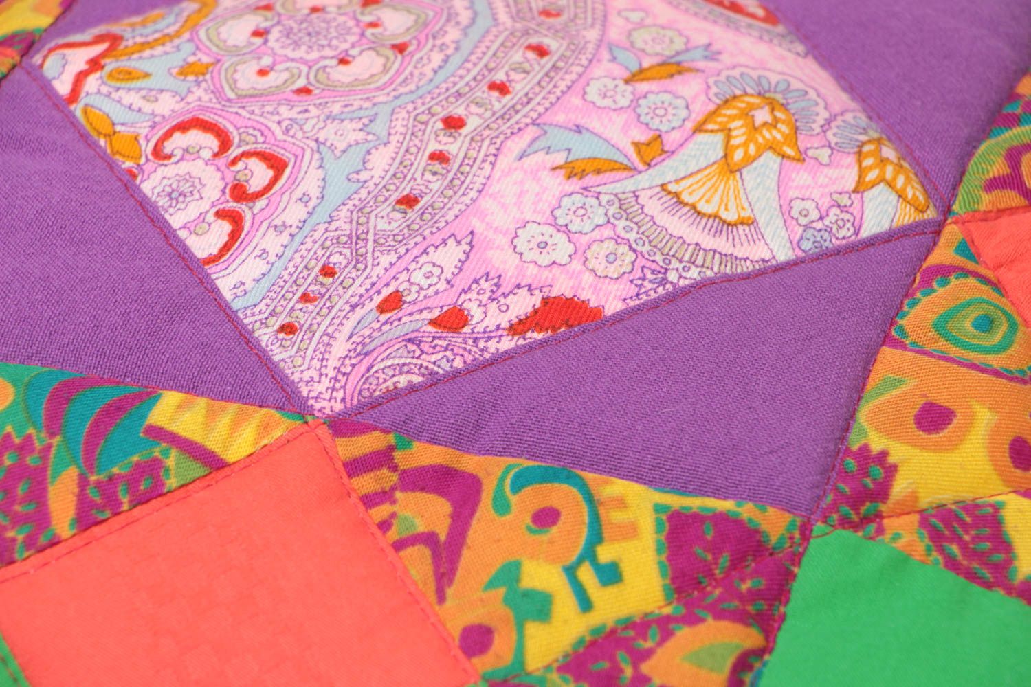 Coussin multicolore patchwork en coton taille moyenne original beau fait main photo 3