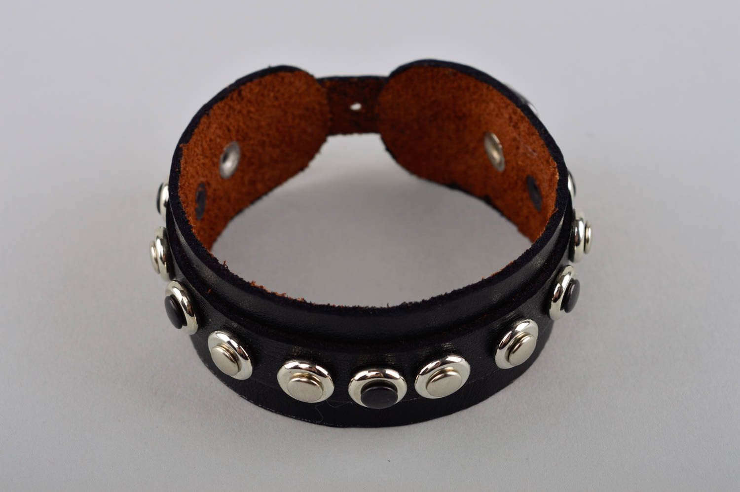 Bracelet noir Bijou fait main large en cuir original Cadeau pour femme photo 2