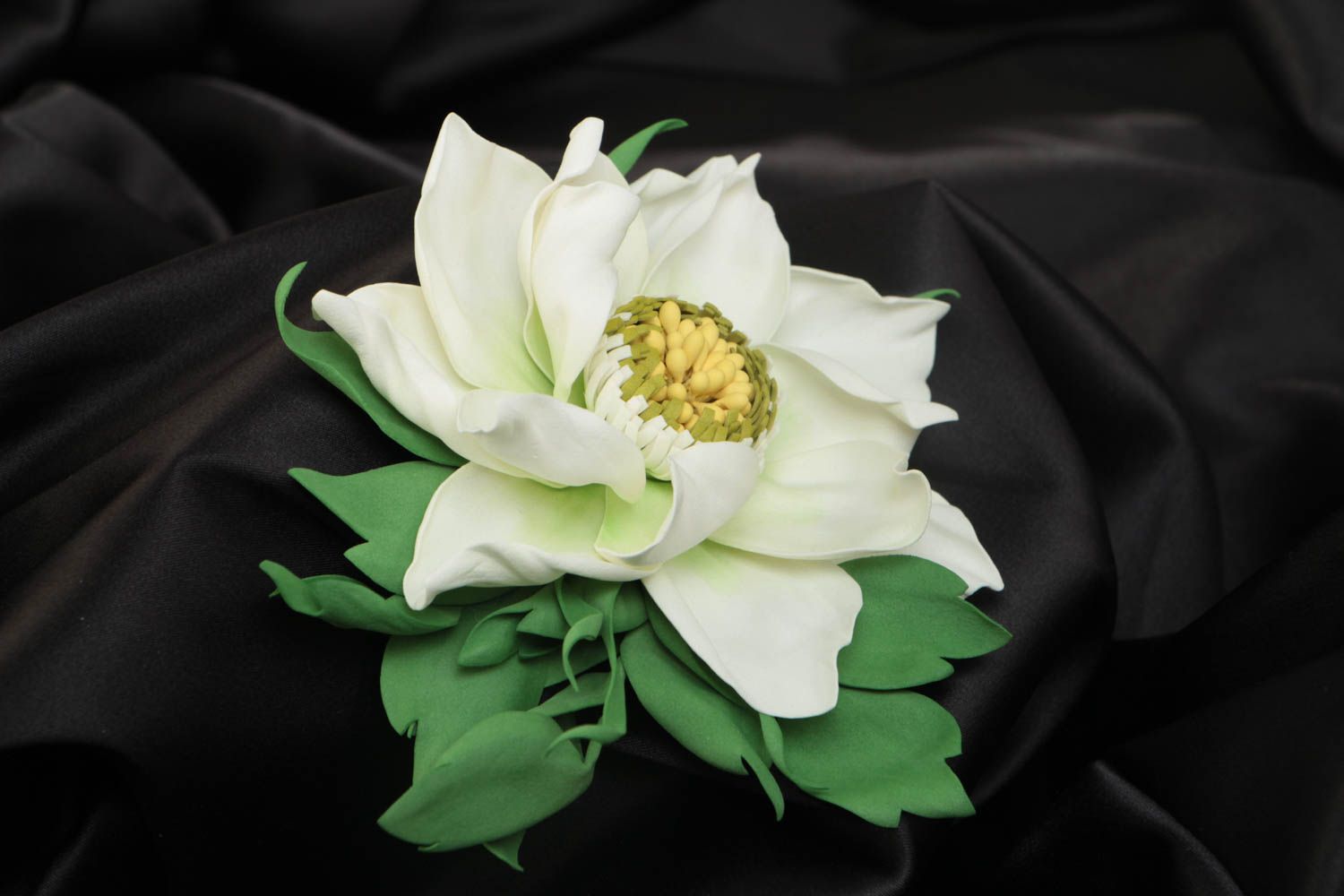 Broche barrette en foamiran belle grande fleur blanche verte faite main photo 1