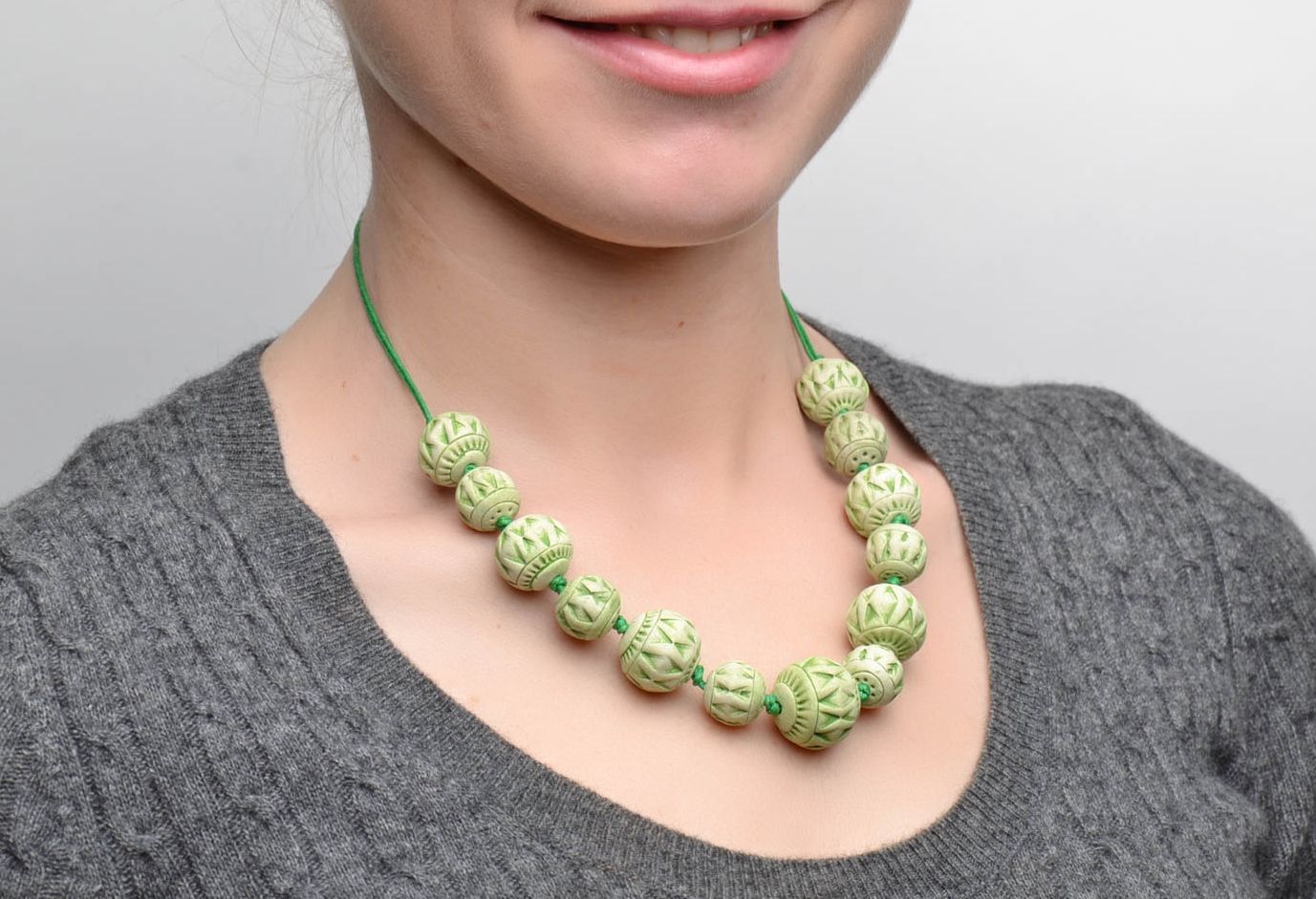 Clay bead necklace of green color photo 2
