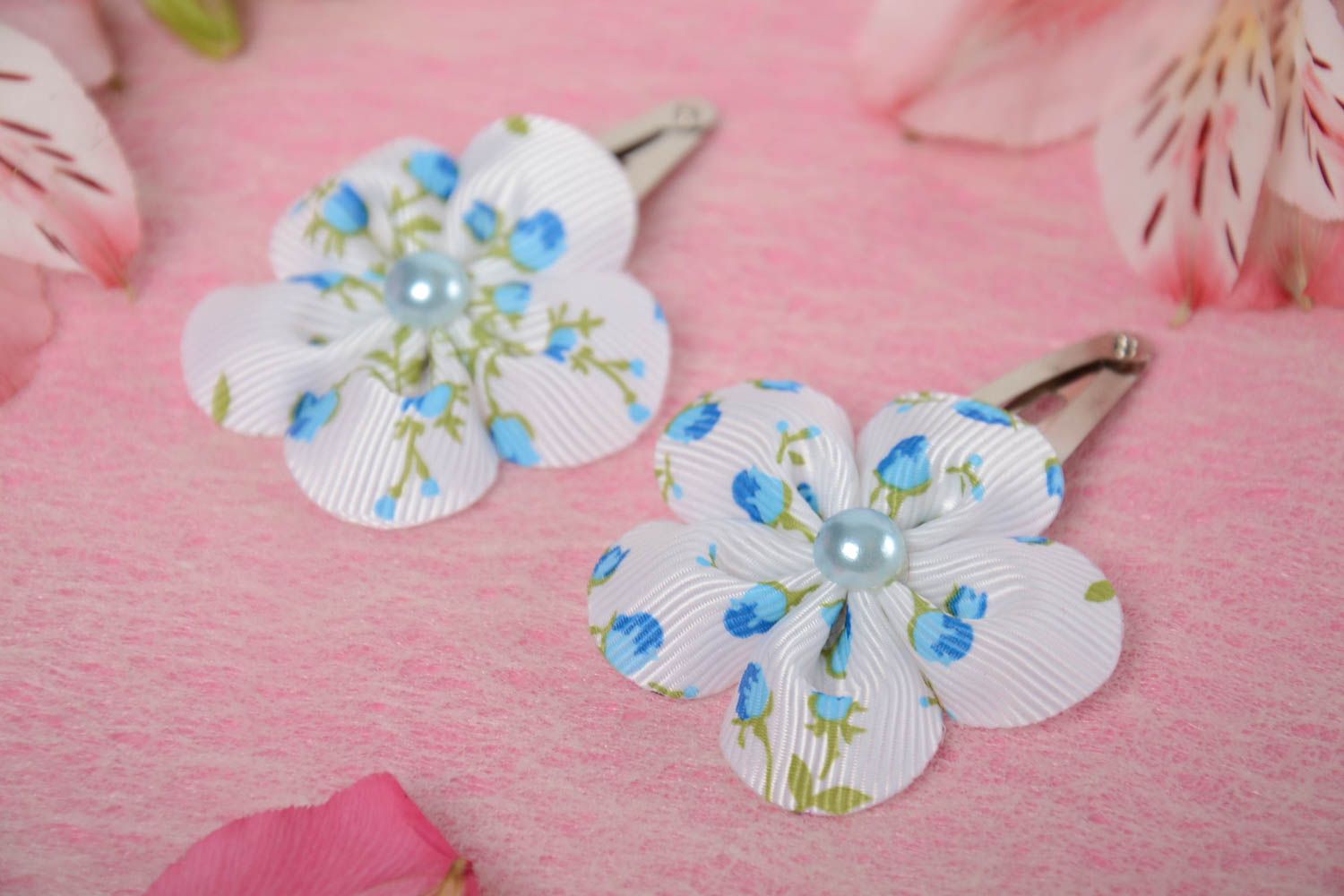 Set of 2 white handmade children's rep ribbon flower hair clips photo 1