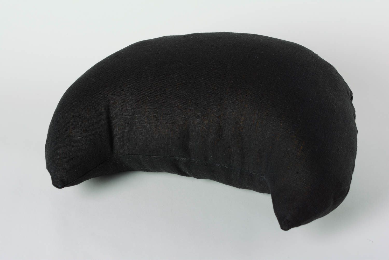 Coussin en tissu de lin fait main design original en forme de chat noir photo 5