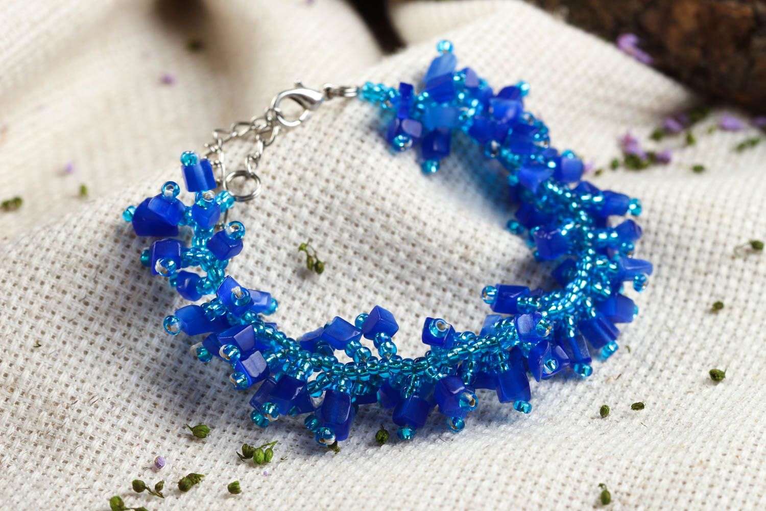 Handmade blaues Armband mit Steinen Designer Schmuck Frauen Accessoire grell foto 1