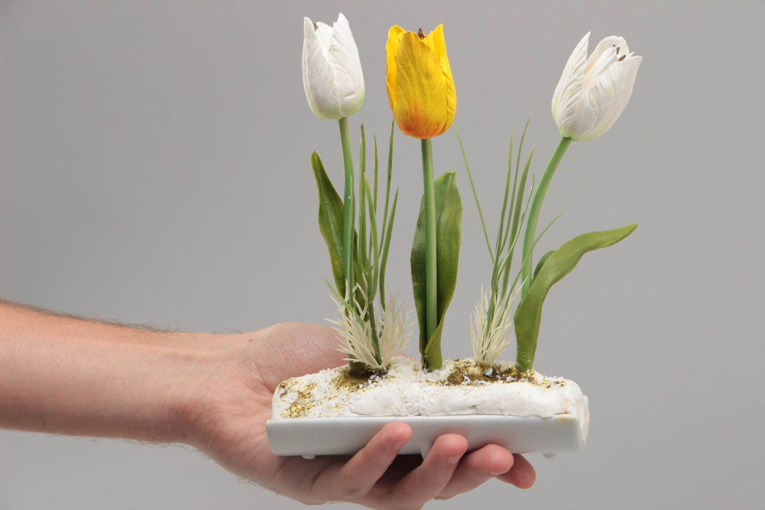 Fleurs artificielles tulipes faites main jaune et blanches 3 pièces sur support photo 5