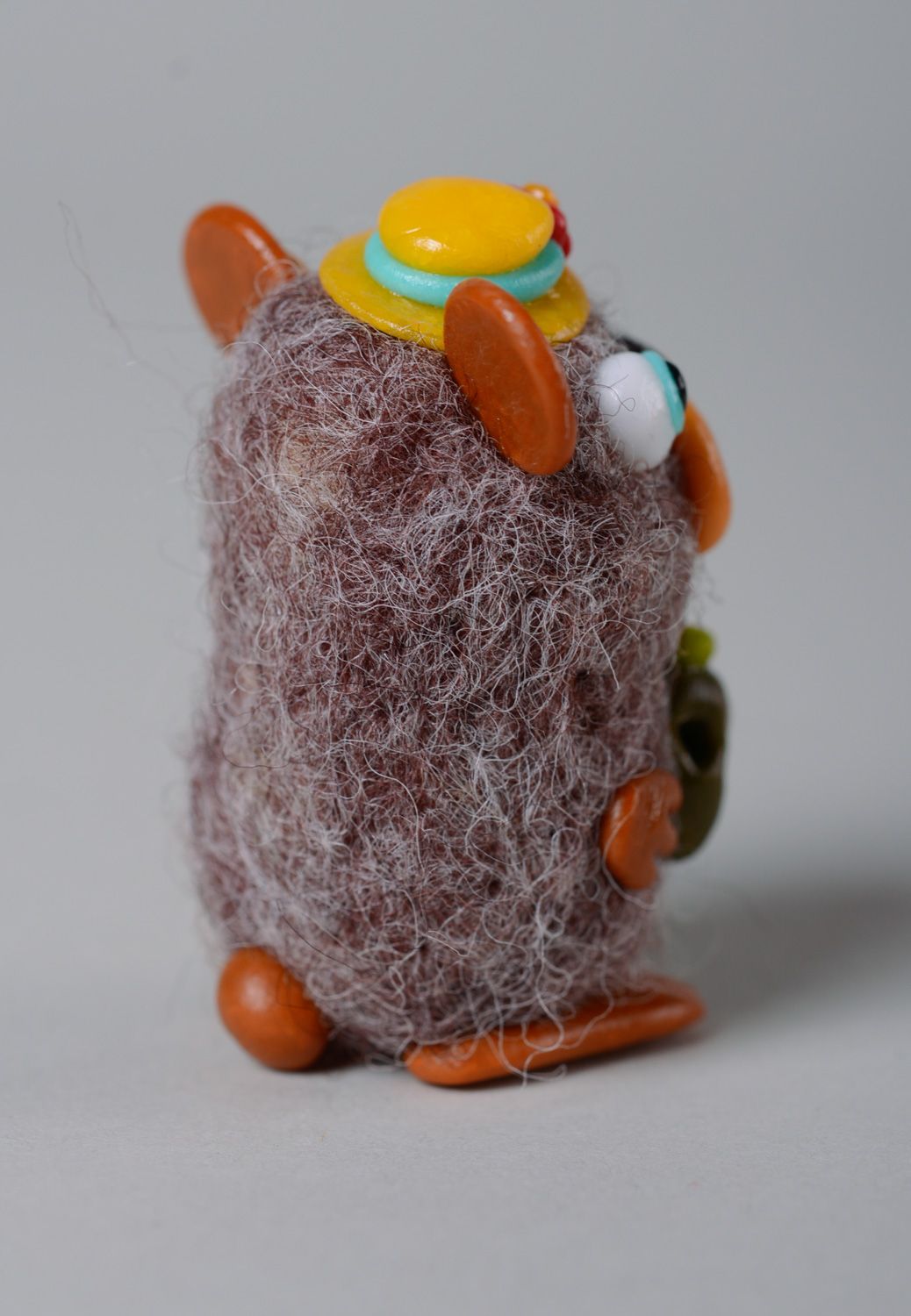 Jouet souris en laine feutrée fait main avec pâte polymère original pour enfant photo 3