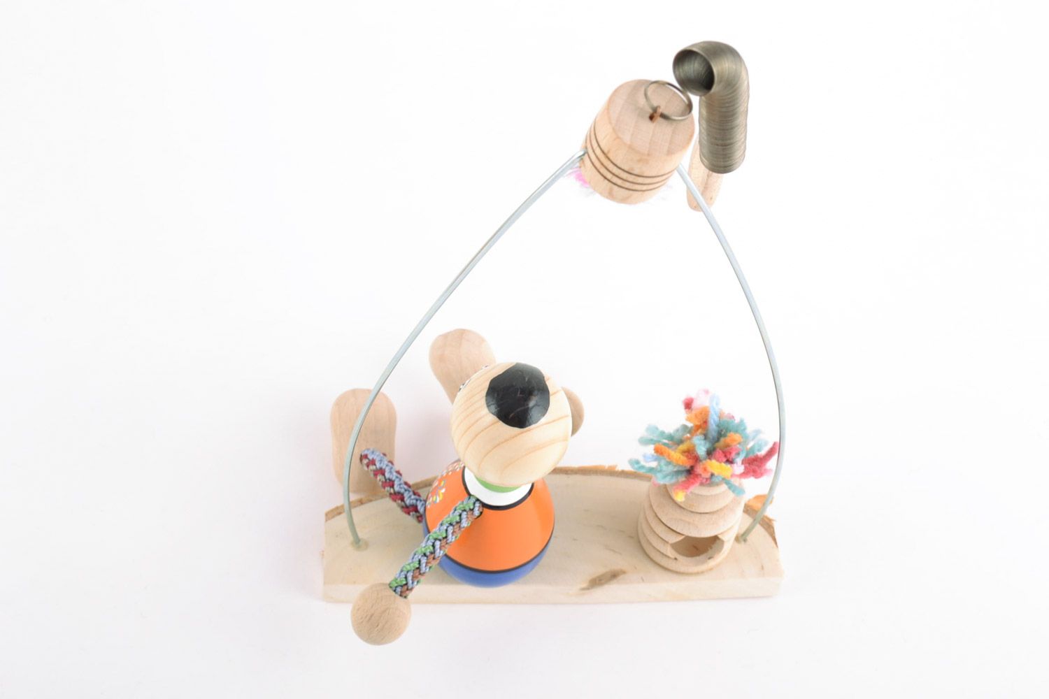 Яркая деревянная игрушка Казак на лавочке ручной работы экологически чистая фото 5