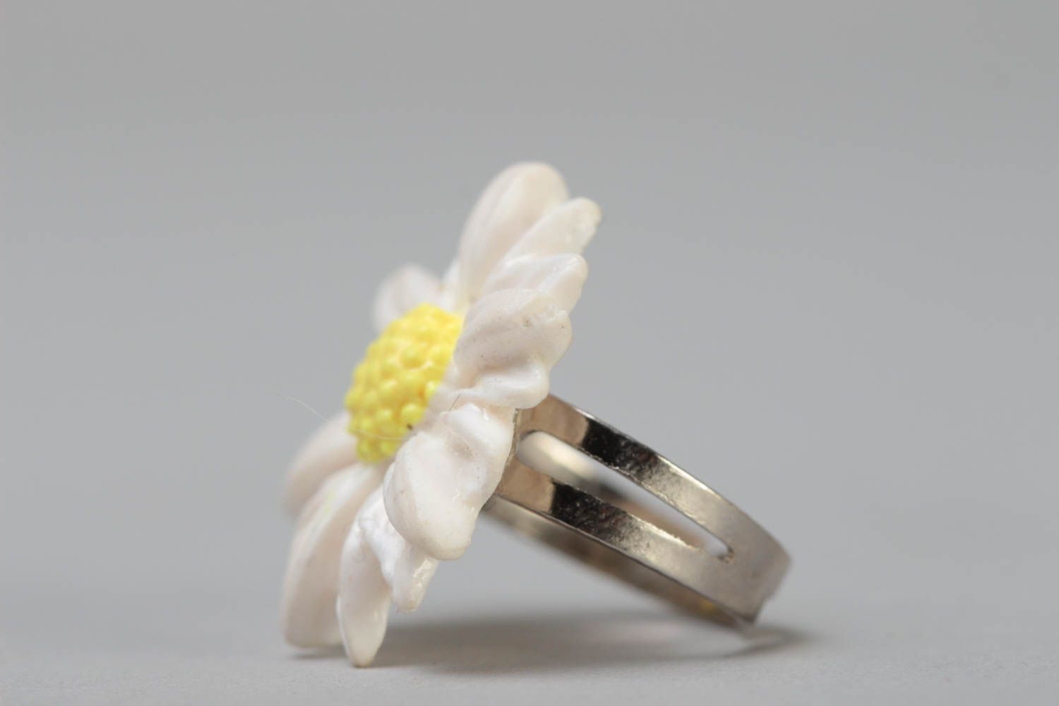 Handmade polymer clay chamomile flower ring on metal basis of adjustable size photo 3