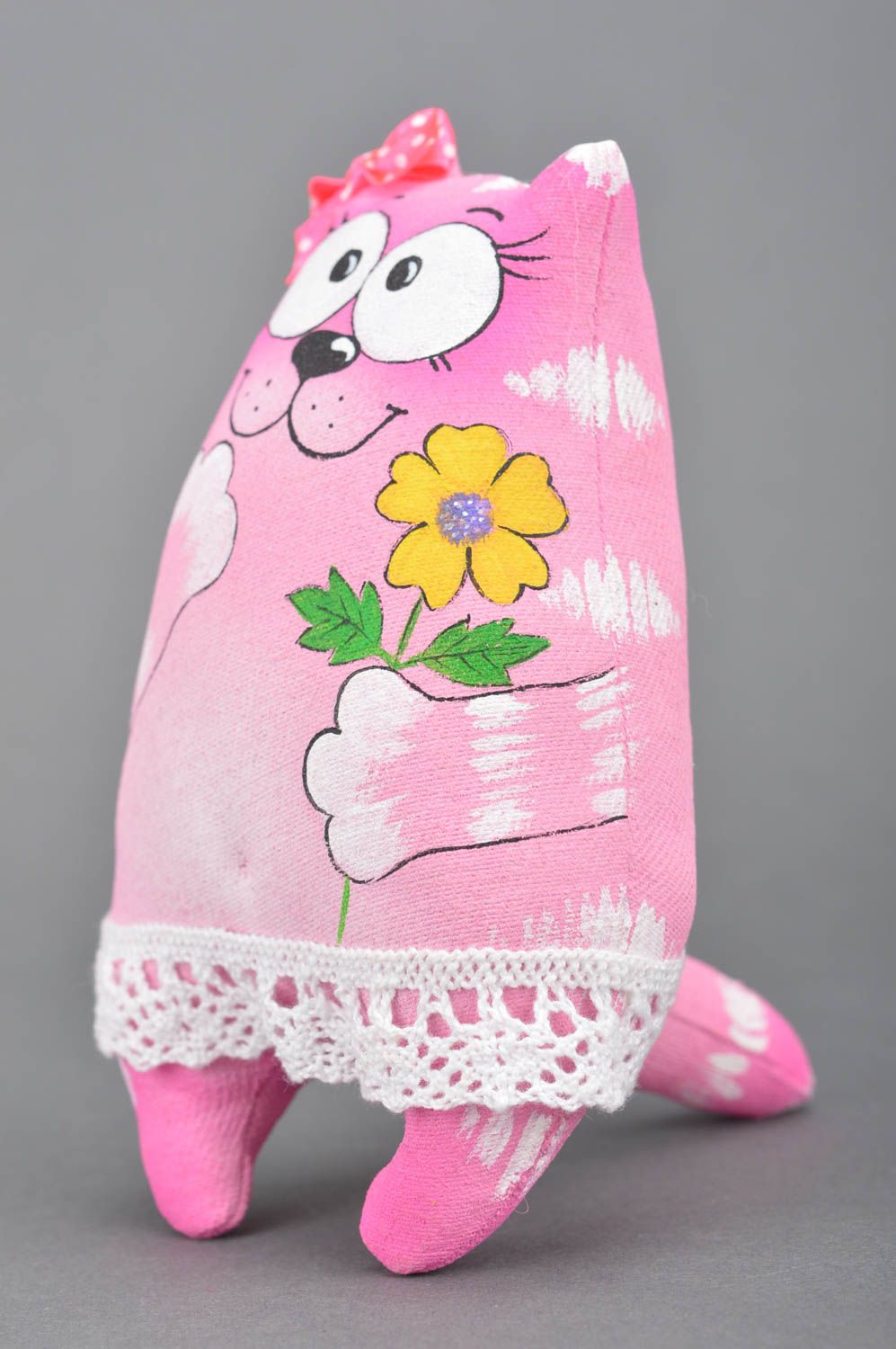 Jouet mou chat rose en tissu de coton peint de couleurs acryliques fait main photo 2