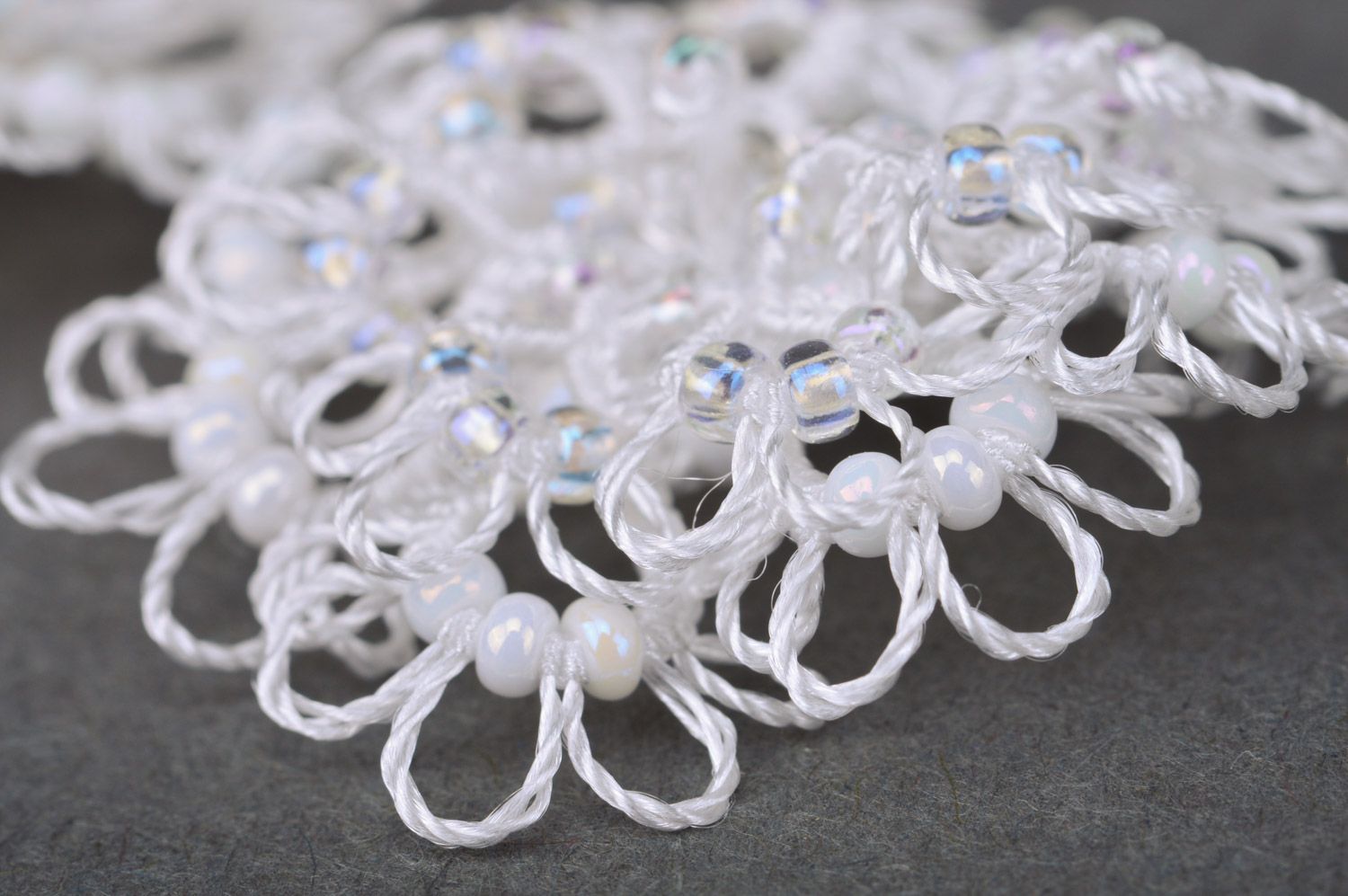 Weißes geflochtenes Collier aus Glasperlen für Frauen in Occhi Technik Handarbeit foto 3