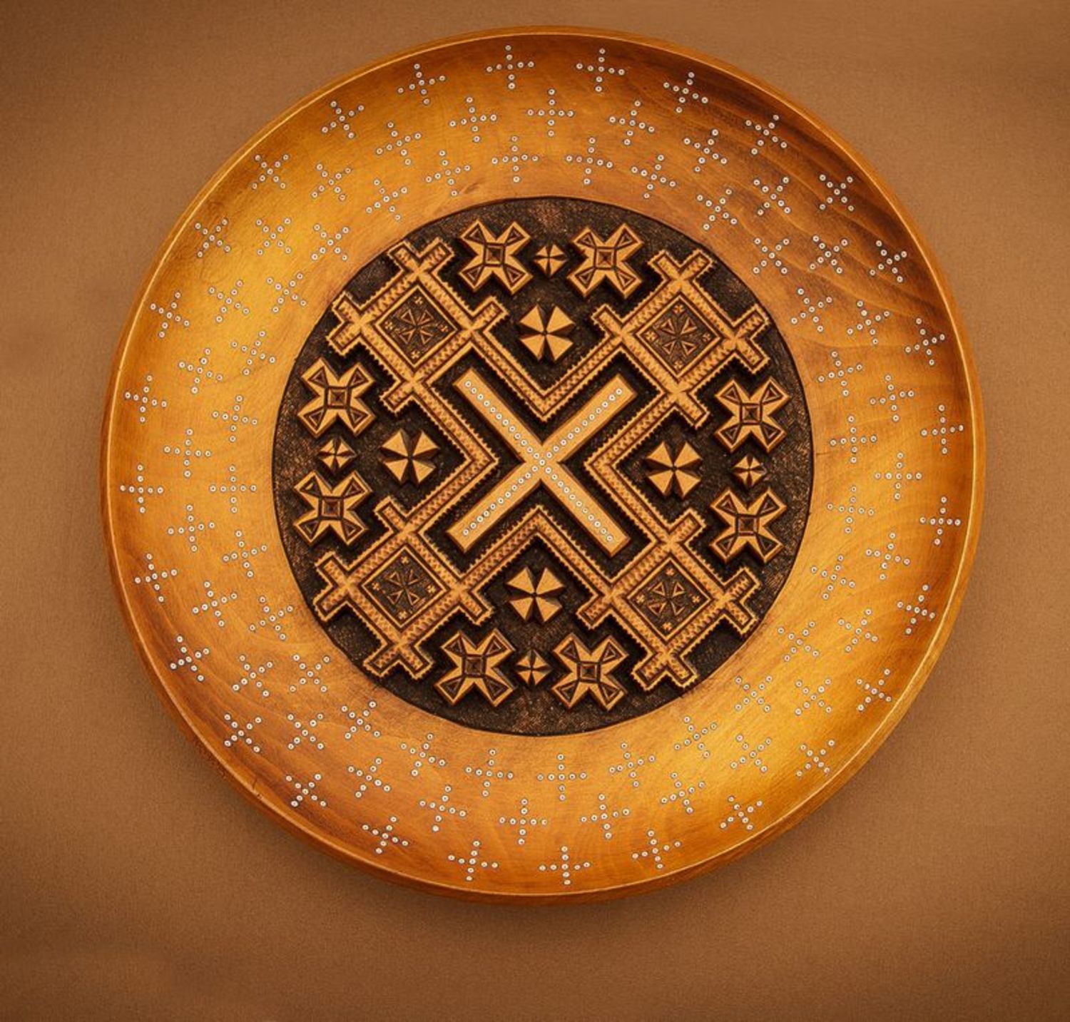 Large decorative carved plate photo 3