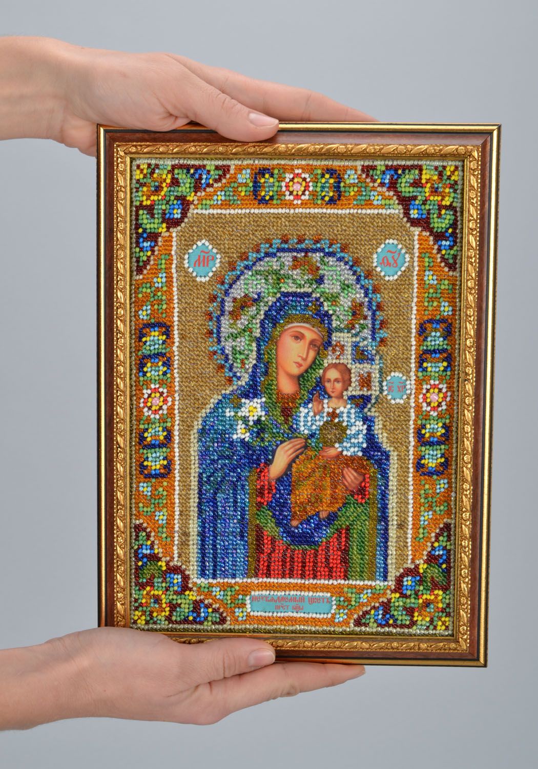 Icon of Holy Mary embroidered with beads photo 1