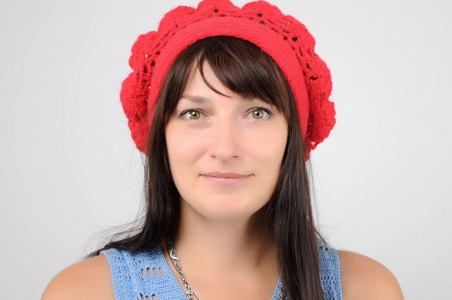 Berretto a maglia fatto a mano berretto da donna cappello colore rosso foto 2
