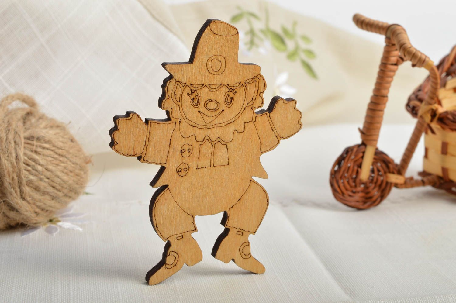 Handmade flat plywood craft blank for painting in the shape of clown photo 1