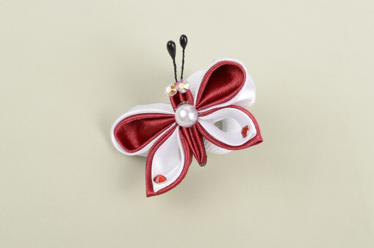 Handmade Haargummi rot weiß Haarschmuck Schmetterling Mode Accessoire für Kinder foto 1