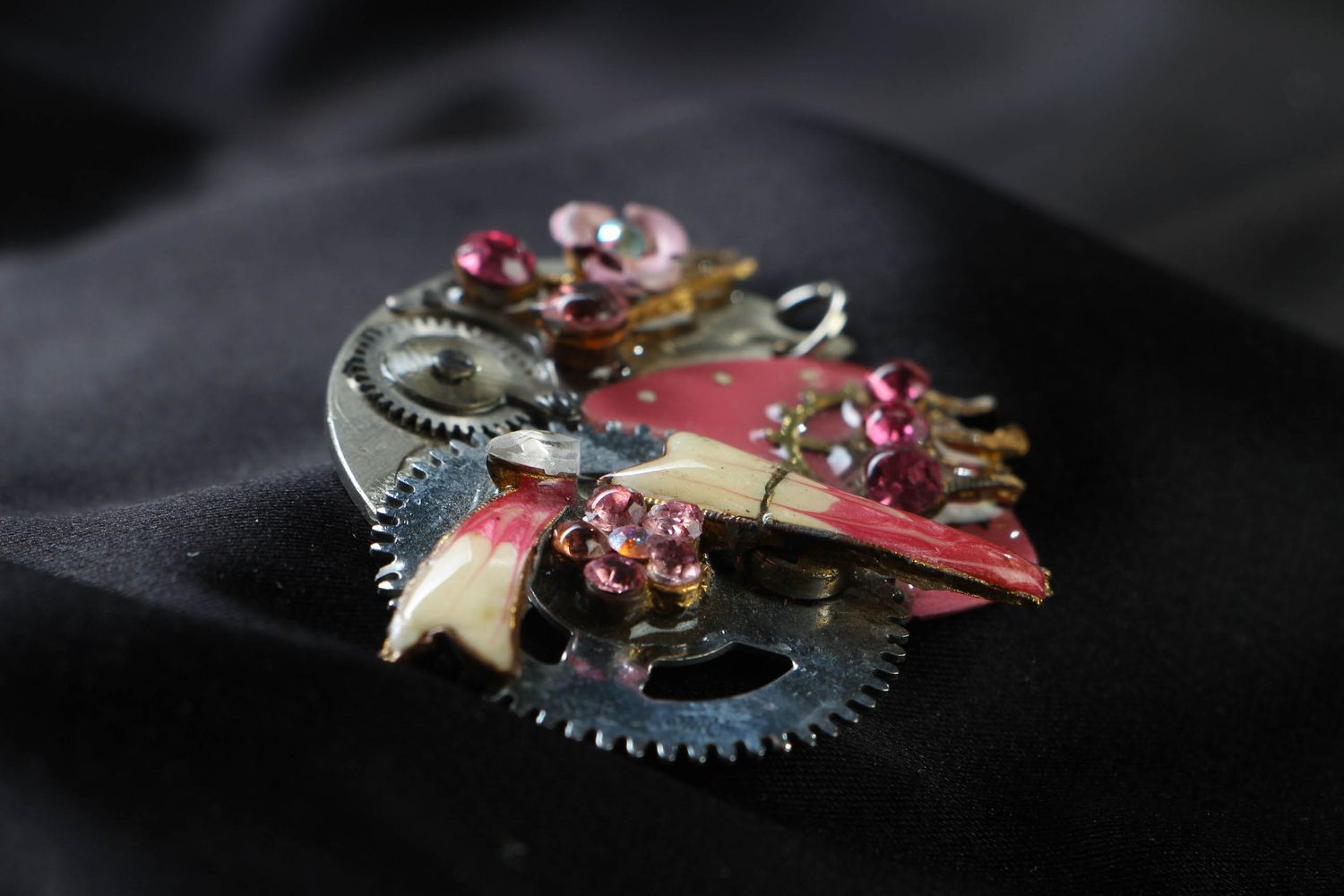 Abstract steampunk pendant photo 2