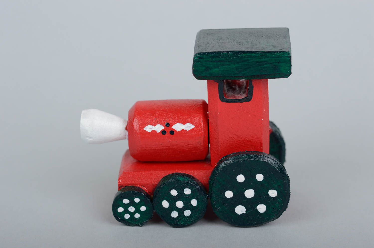 Игрушка ручной работы игрушка из дерева локомотив фигурка из дерева авторская фото 3