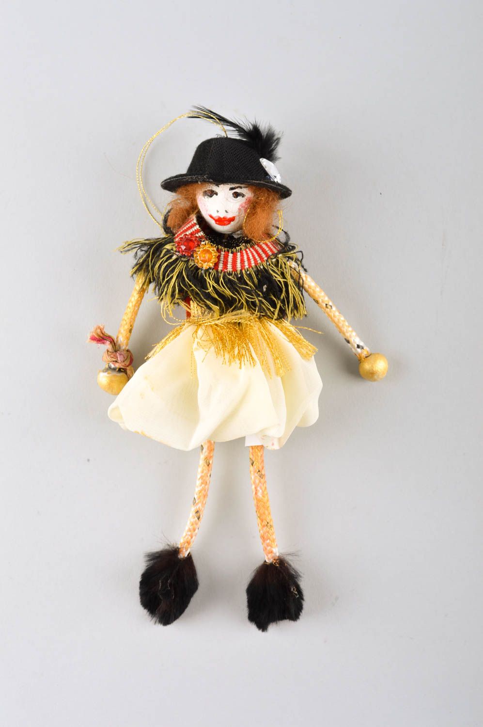 Bambola bella in stoffa fatta a mano pupazzo tessile originale da collezione
 foto 2