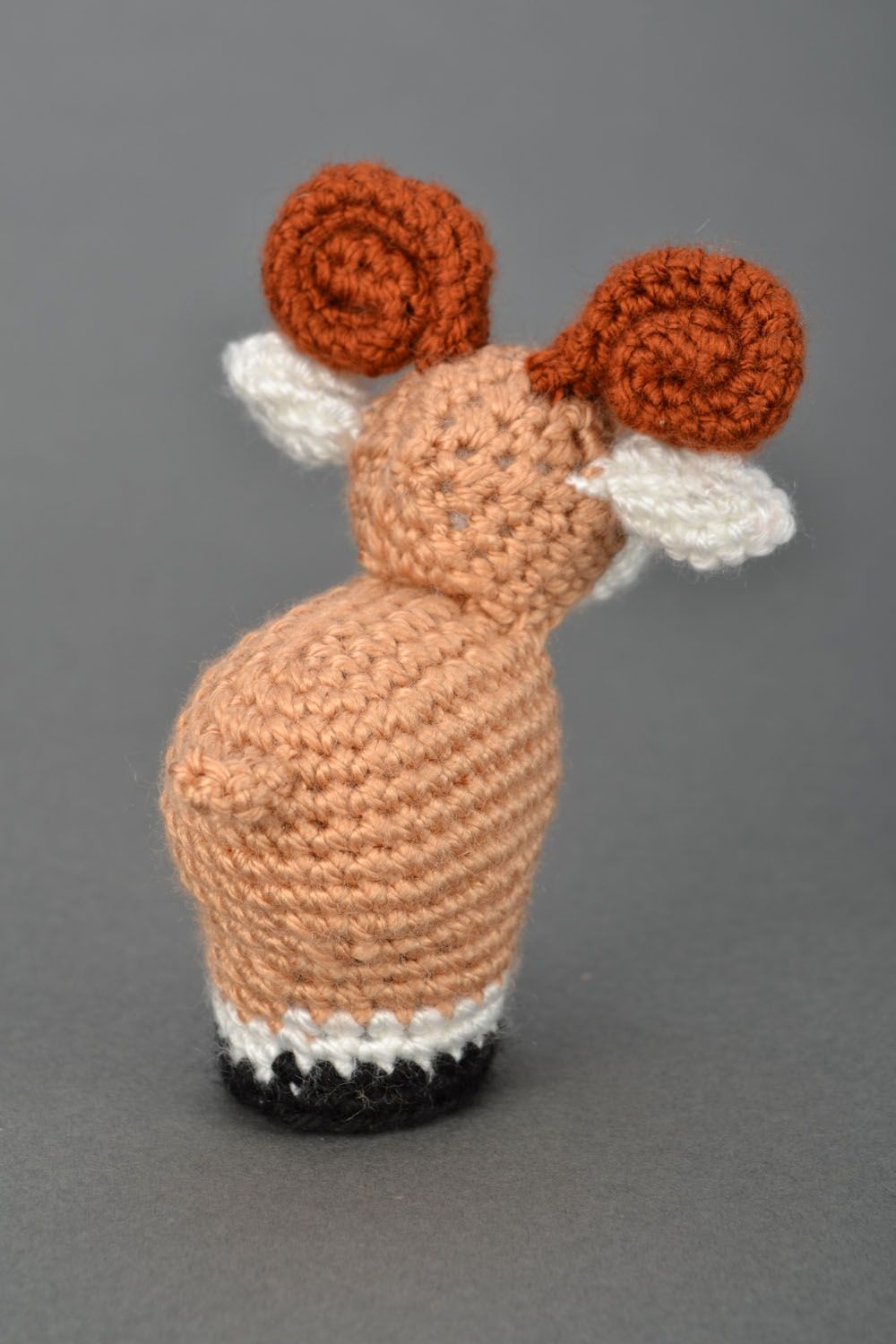 Jouet mou tricoté au crochet Bélier photo 4