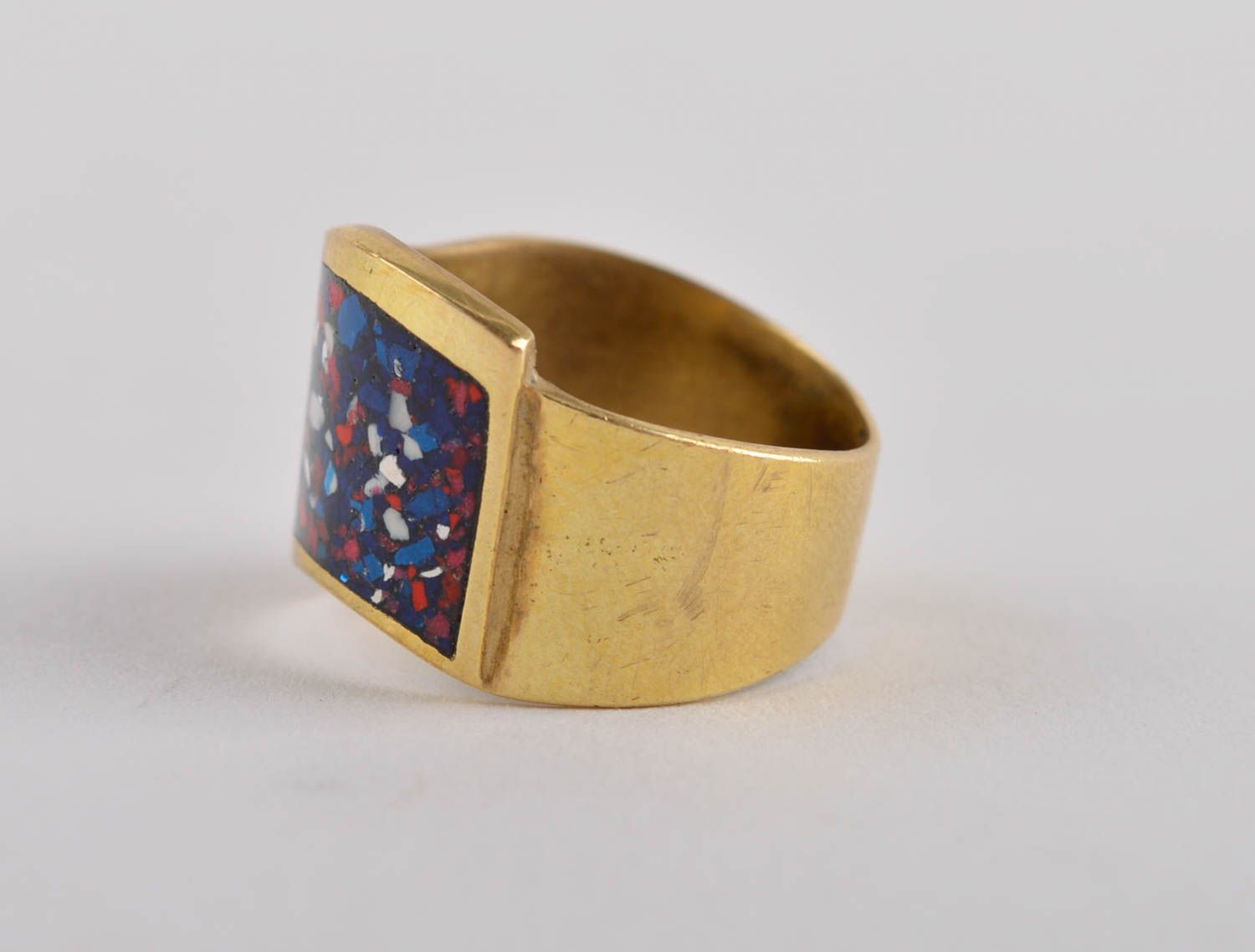 Яркое кольцо ручной работы необычное кольцо с камнями украшение из латуни фото 3