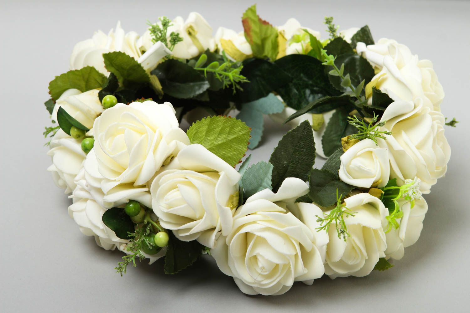 Couronne fleurs Accessoire cheveux fait main avec roses blanches Cadeau femme photo 3
