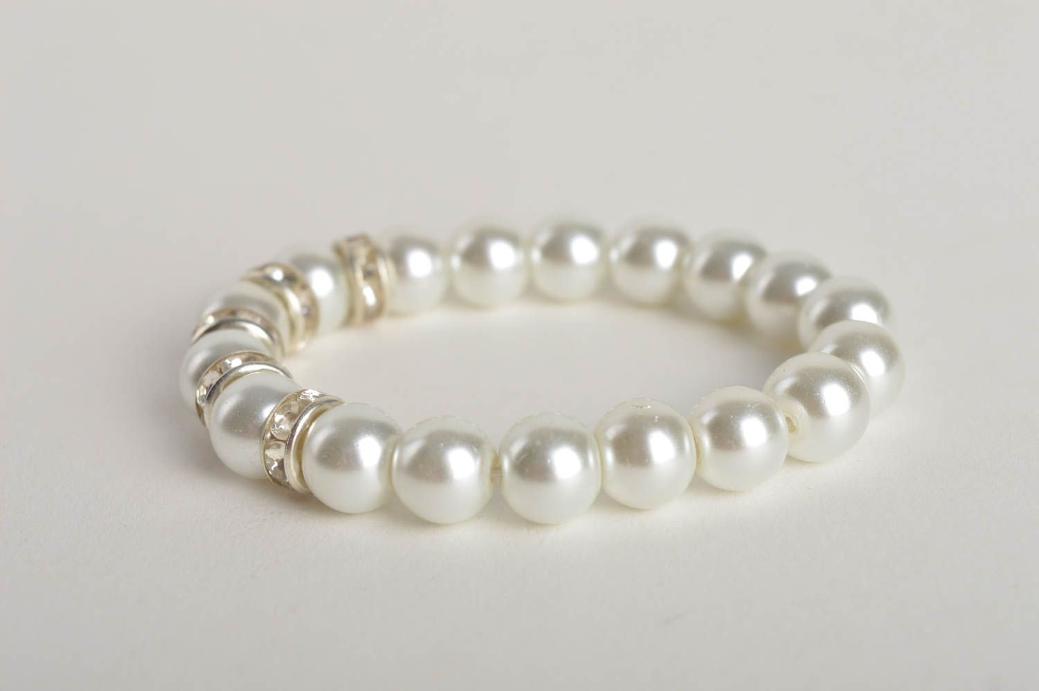 Handmade white festive bracelet unusual elegant bracelet stylish accessory photo 4