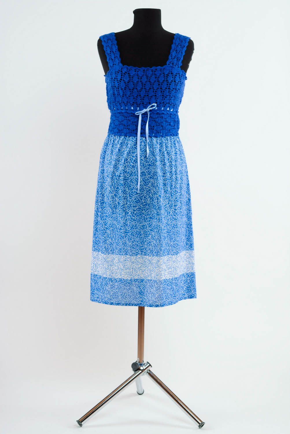 Robe bleue en acrylique et demi-laine faite main photo 1