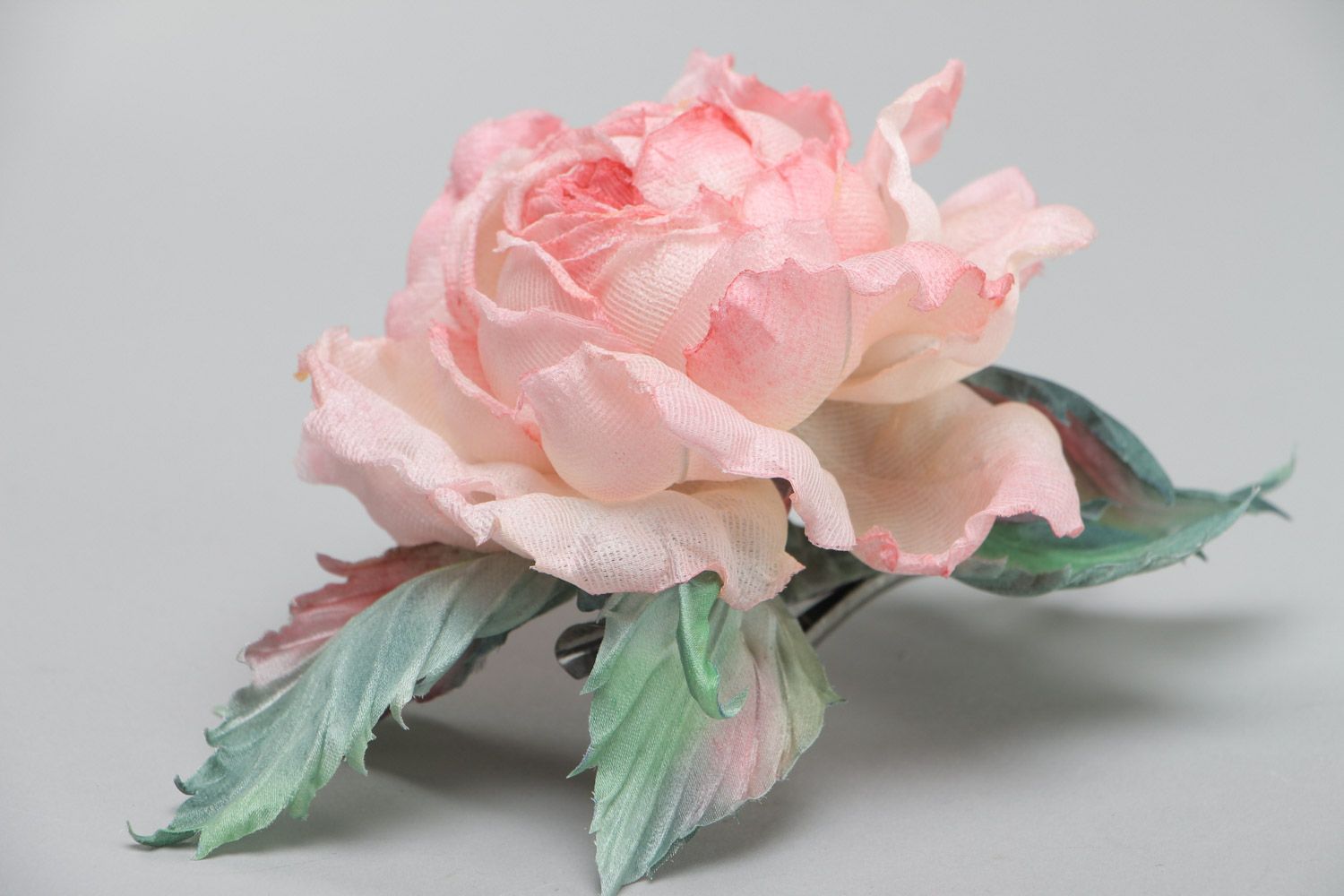 Брошь в виде розы крупная розовая романтичная изящная красивая ручной работы фото 3