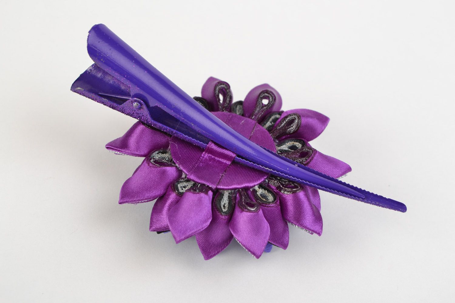 Handmade beautiful hair clip made of satin ribbons and brocade photo 4