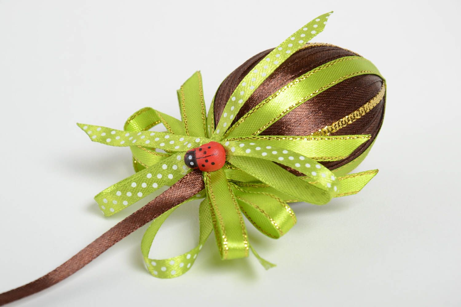 Handmade Deko zum Aufhängen Oster Ei schöne Osterdeko aus Atlasbändern foto 3