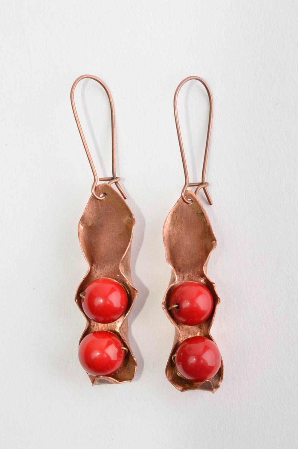 Украшение ручной работы медные серьги с красными камнями женские серьги фото 2