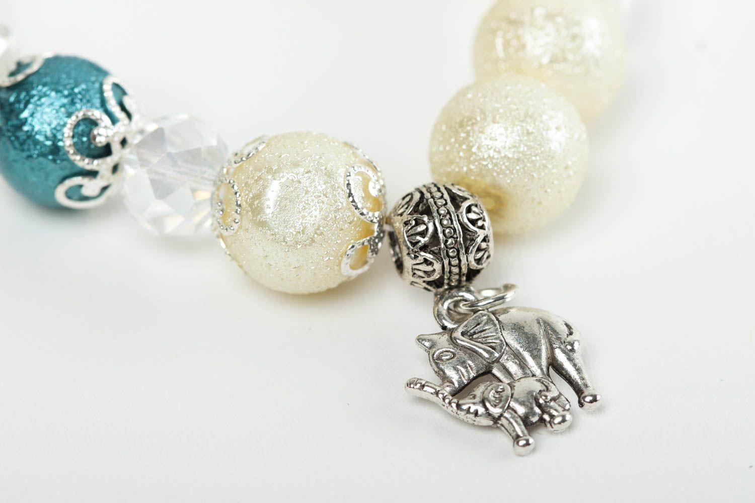 Bracelet perles fantaisie fait main Bijou femme Bracelet design Cadeau femme photo 5