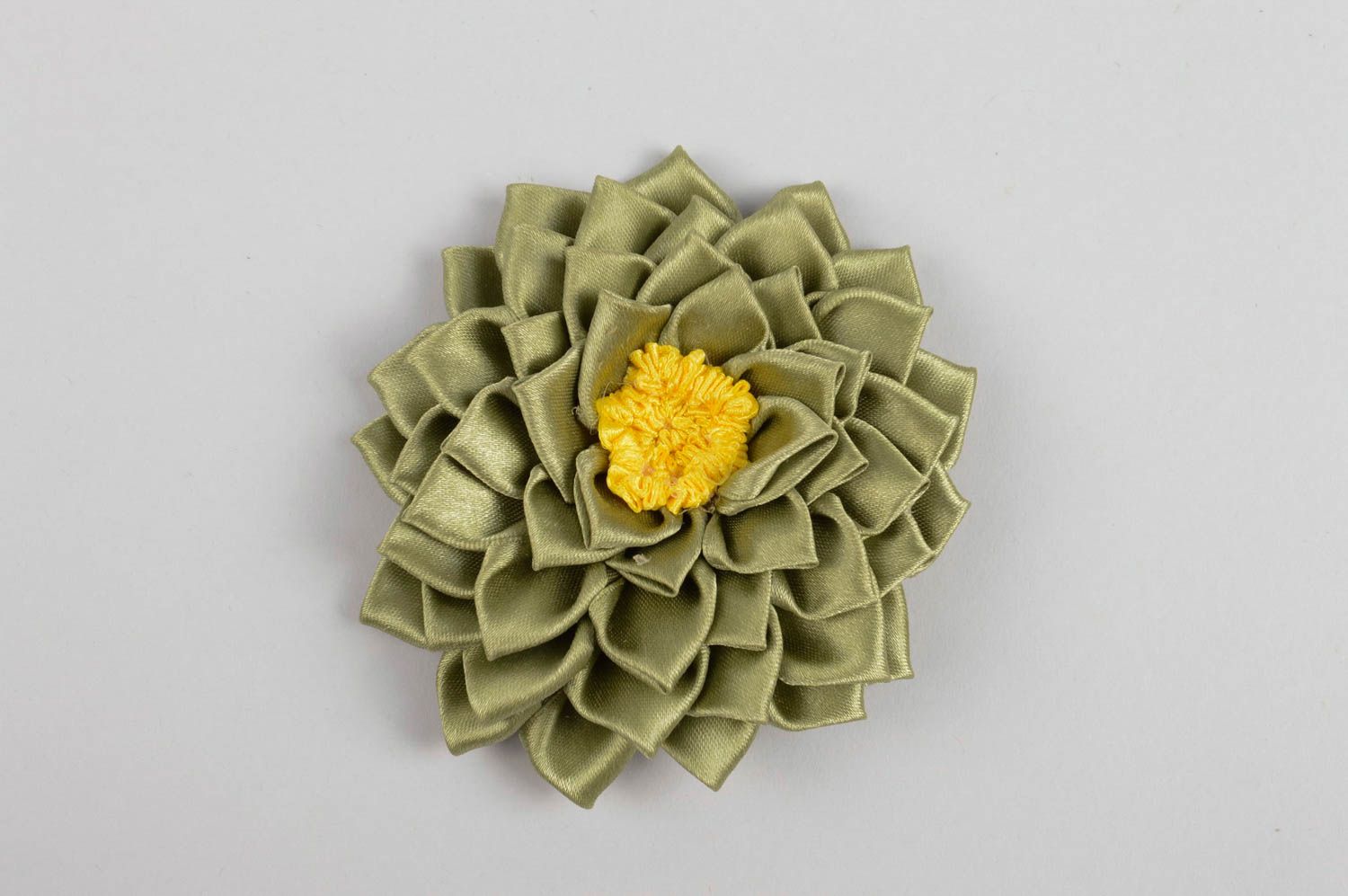 Olivgrüne Blume Haarspange handgemachter Schmuck Accessoire für Mädchen foto 4