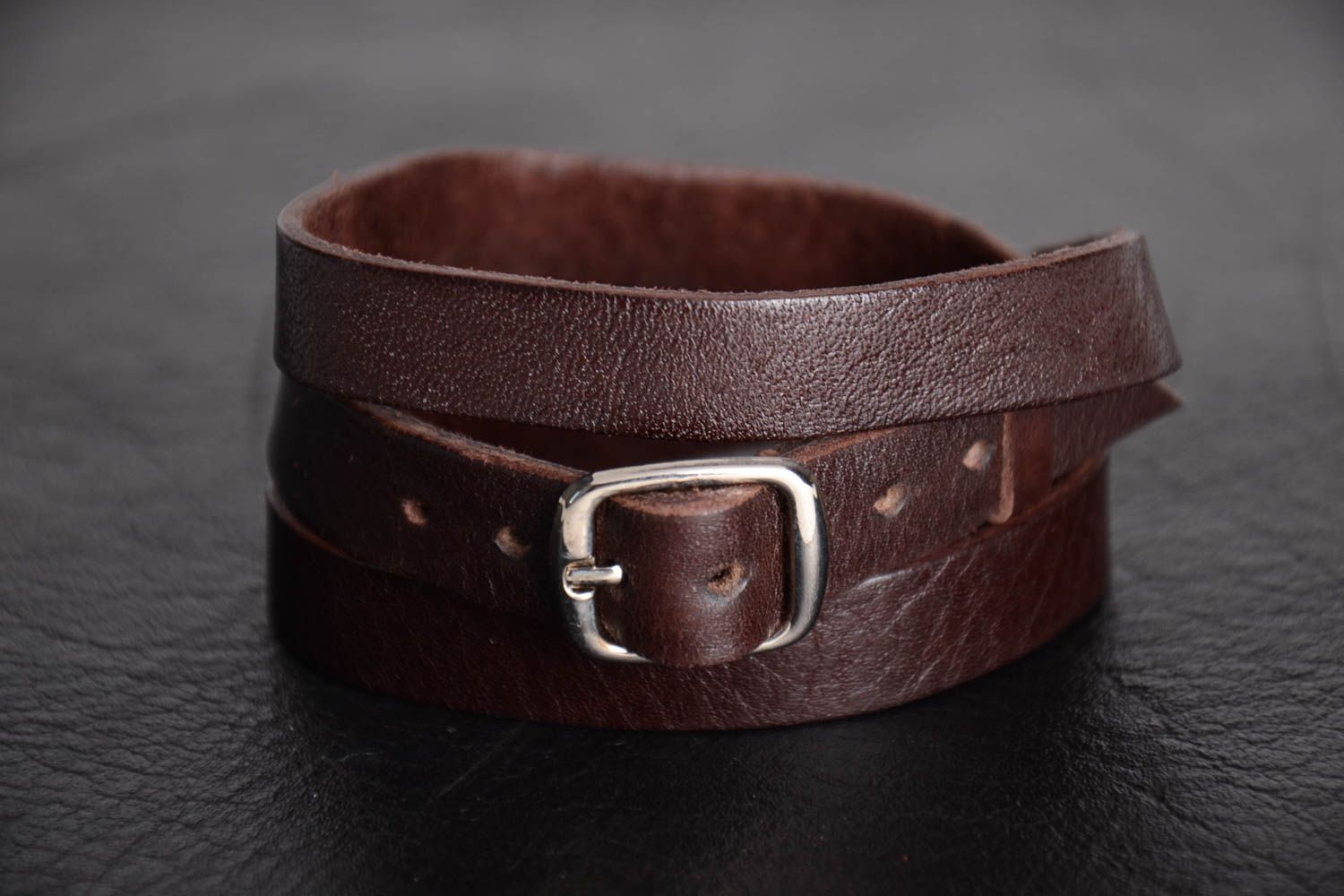 Bracelet large en cuir naturel marron foncé fait main élégant taille réglable photo 1