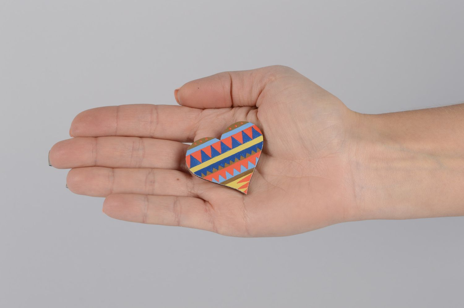 Handgemachter Schmuck Brosche aus Holz Schmuck für Frauen Herz mit Mustern foto 5