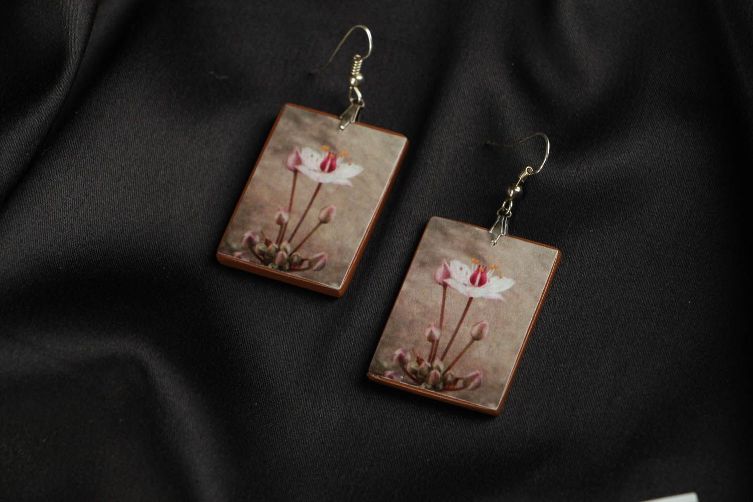 Polymer clay earrings with flowers photo 1