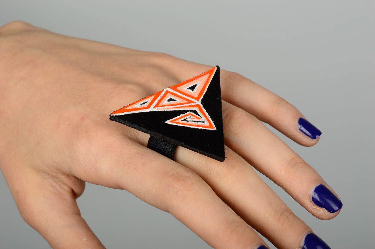Кольцо ручной работы бижутерия из кожи треугольное женское кольцо с оранжевым фото 2