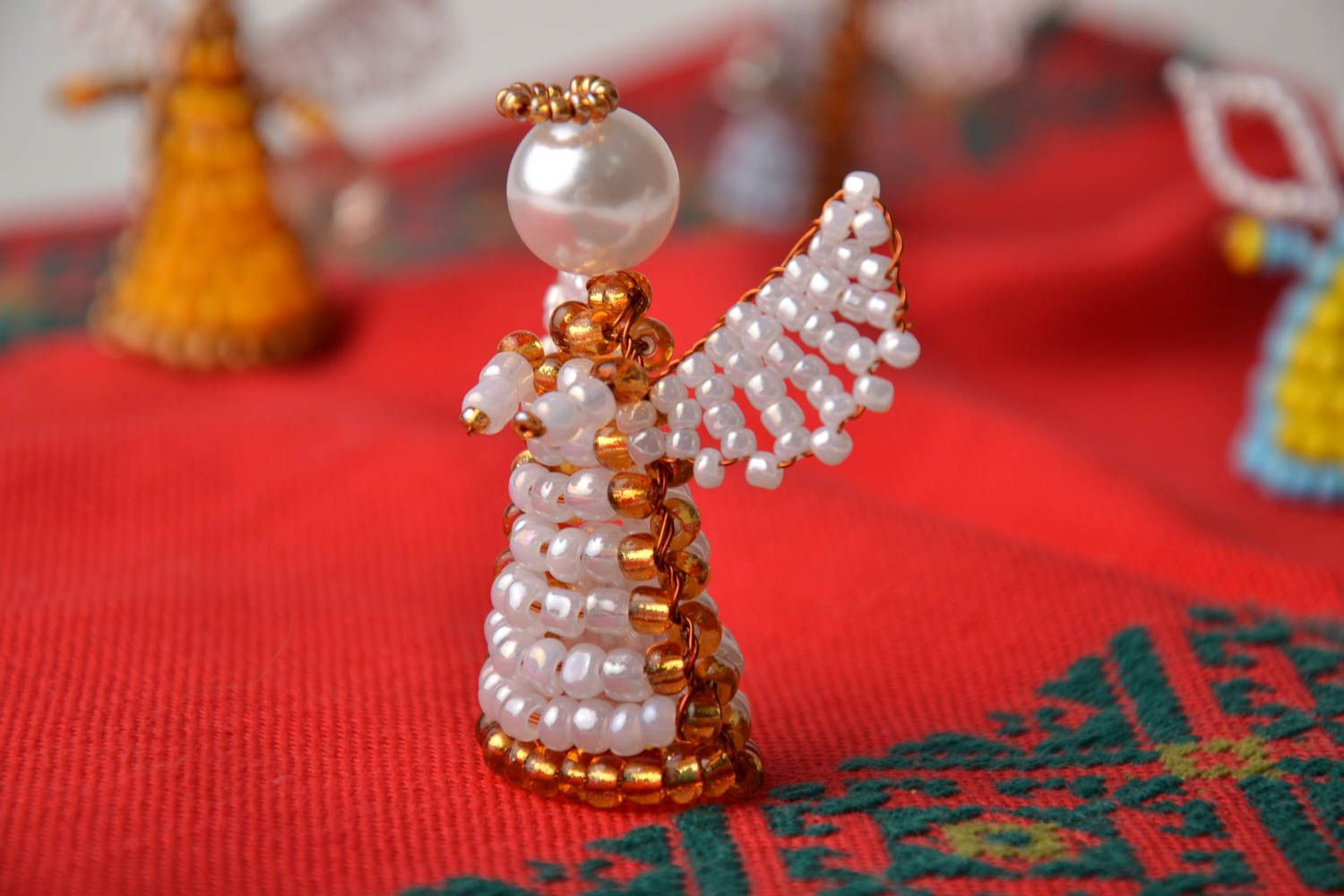 Figurine en perles de rocaille faite main Ange photo 1